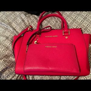 Hot pink purse and wallet